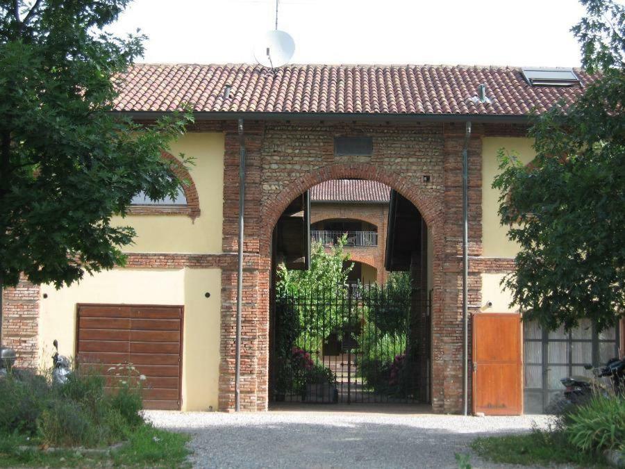לינה וארוחת בוקר Arluno Cascina Radice מראה חיצוני תמונה